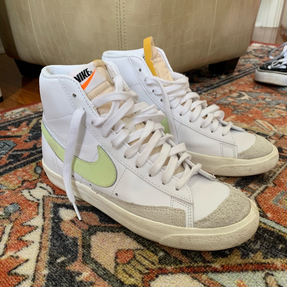 NIKE BLAZERS ⚡️ w lime green swoosh